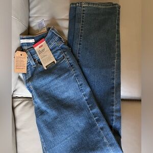 Levis 725 Bootcut Jeans